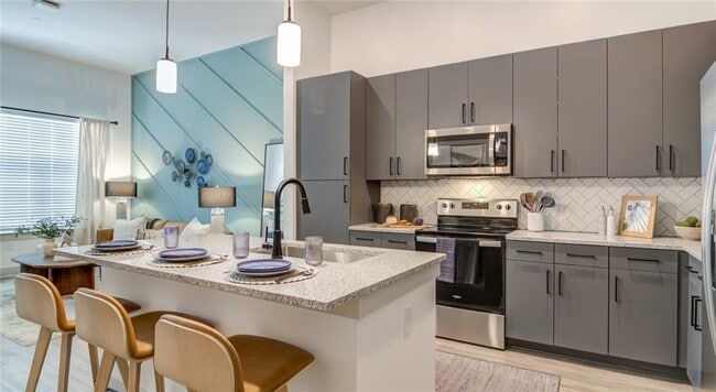 Building Photo - 1000 Rea Dr SW