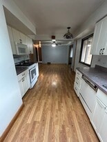 Building Photo - 25921 Yeoman Dr