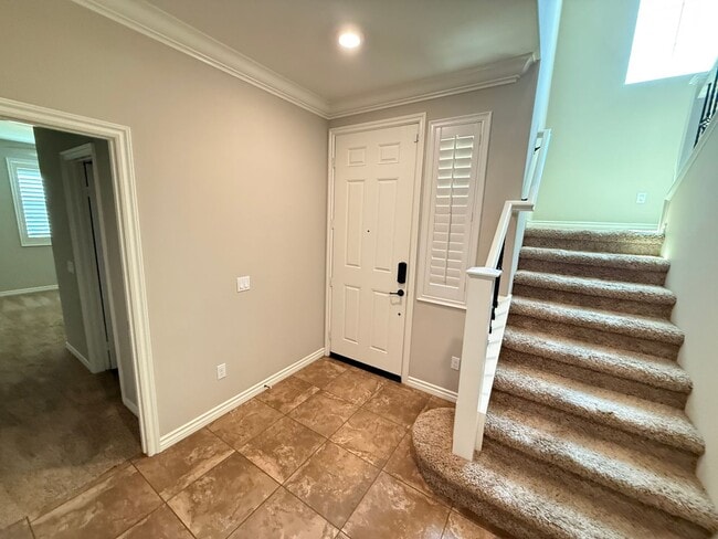 Building Photo - 29052 W Hills Dr