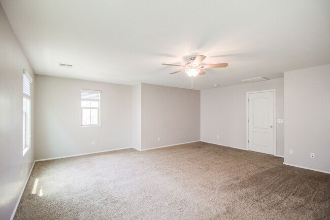Building Photo - Stunning 3 bed plus Loft in Copper Ranch!