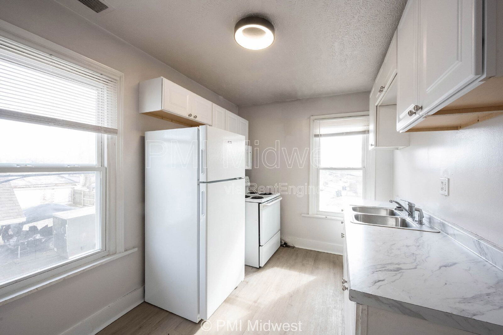 Building Photo - 2211 E New York St