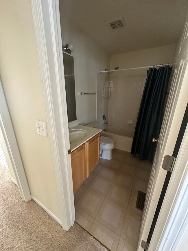 Building Photo - 2898 Falling Waters Dr