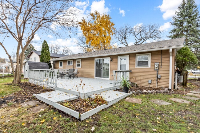 Building Photo - 198 Shadywood Ln