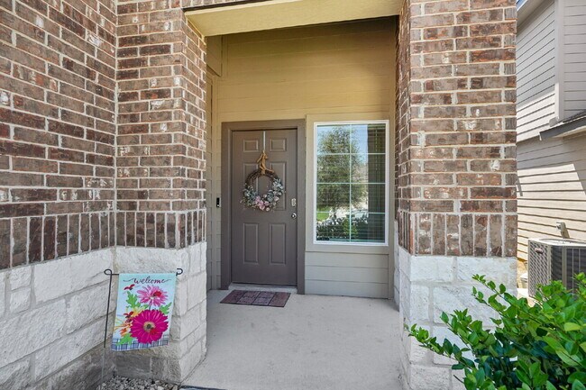 Building Photo - "Rent to Own this Charming 3-Bed Oasis with 18 month lease!*"