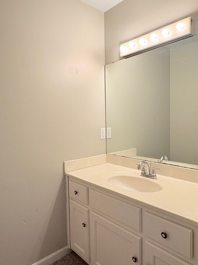 Building Photo - 2820 N Mill Pl