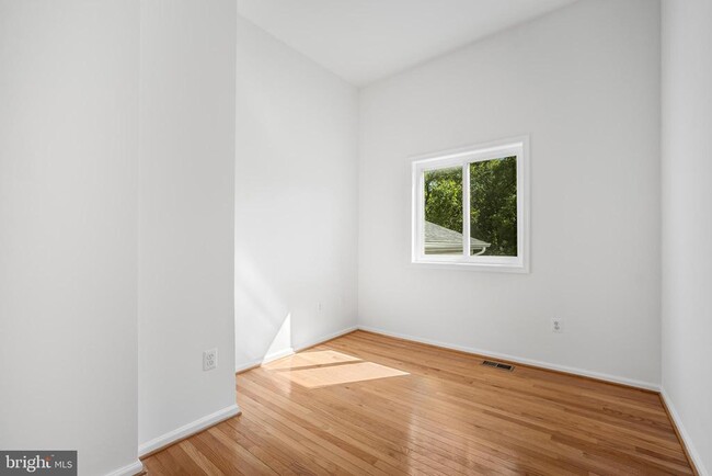 Building Photo - 13320 Scibilia Ct