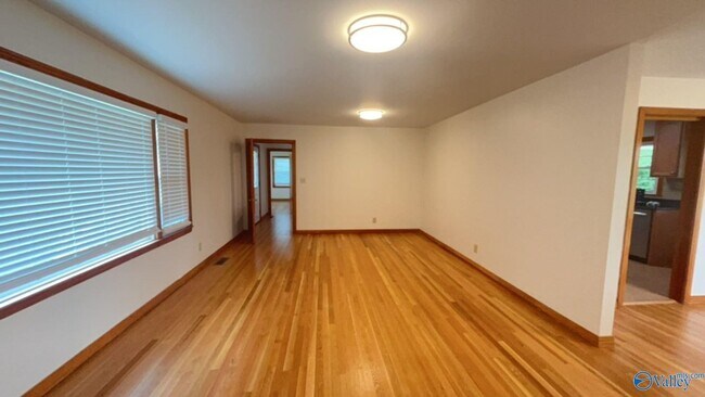Building Photo - 1400 McClung Ave SE