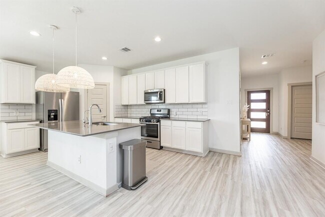 Building Photo - 6803 Telford Holw Trl