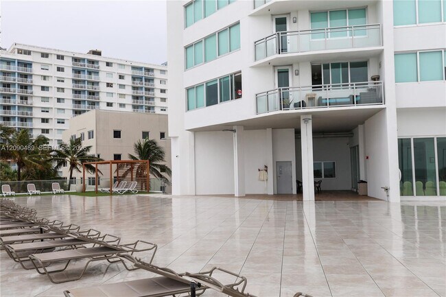 Building Photo - 7135 Collins Ave