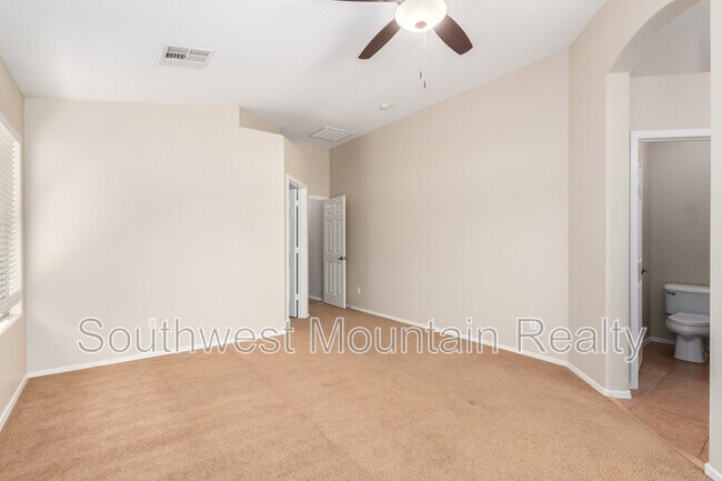 Building Photo - 33411 N Stone Ridge Dr