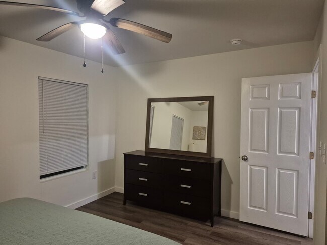 Building Photo - 112 Linda Dr