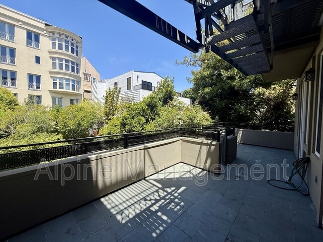 Building Photo - 3316 California St