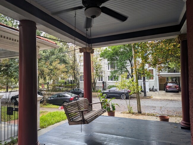 Building Photo - 5107 Dryades St