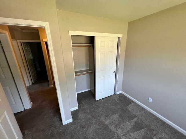 Building Photo - Upgraded Orangevale Home on Corner Lot