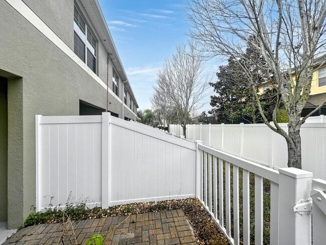 Building Photo - 9872 Trumpet Vine Loop