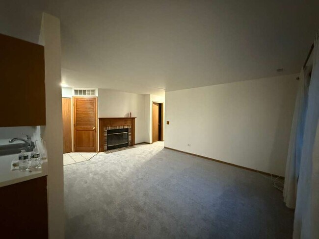 Building Photo - 320 Newport Ln