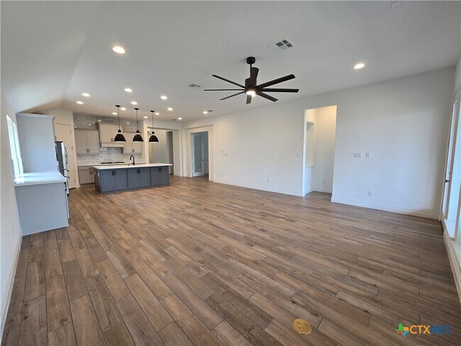 Building Photo - 2216 Prado Dr