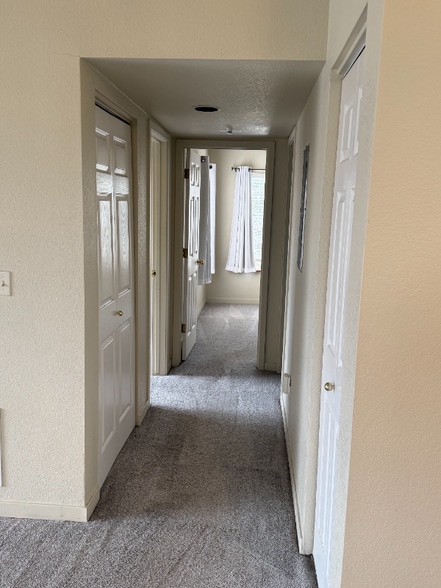 Building Photo - 1225 W Prospect Rd