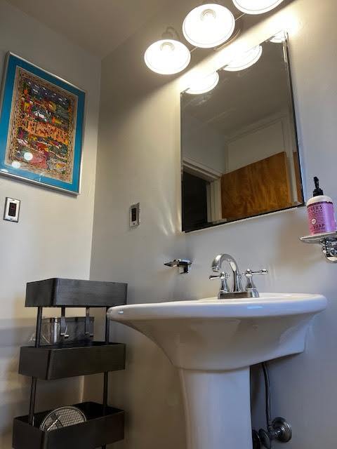 Building Photo - 1405 San Carlos Rd SW