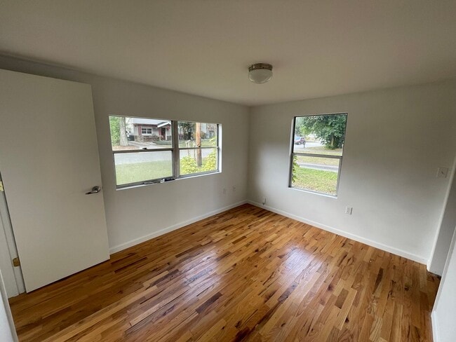 Building Photo - 1319 Francis Ave