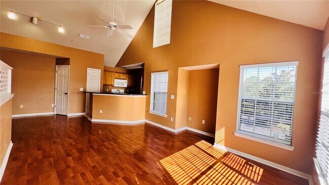 Building Photo - 9165 Lee Vista Blvd