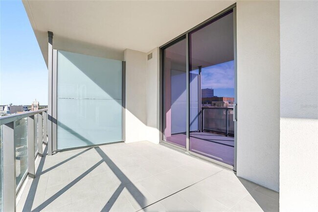 Building Photo - 275 1st Ave S