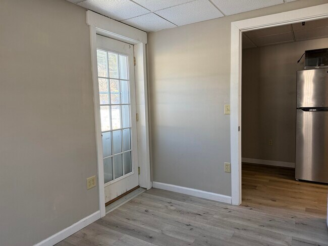 Building Photo - 4 Commerce St