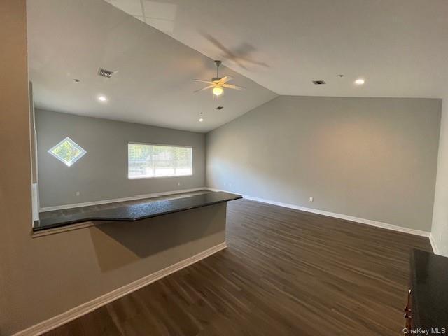 Building Photo - 112 Centre Ct