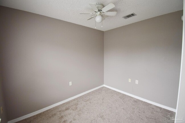 Building Photo - 309 Loveland Cir