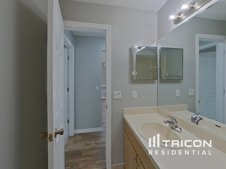 Building Photo - 4708 Windwood Dr