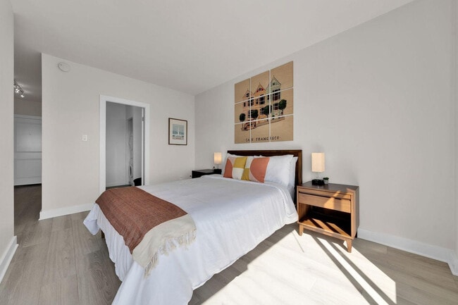 Building Photo - 899 Pine St