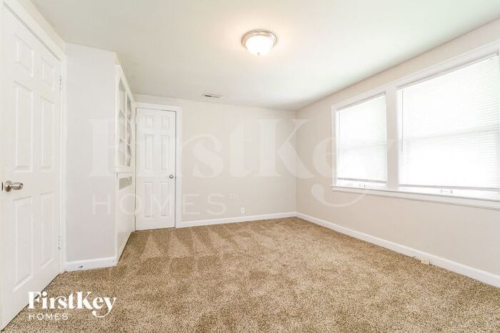 Building Photo - 13224 Parker Ave