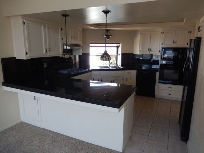 Building Photo - 147 Searidge Ct