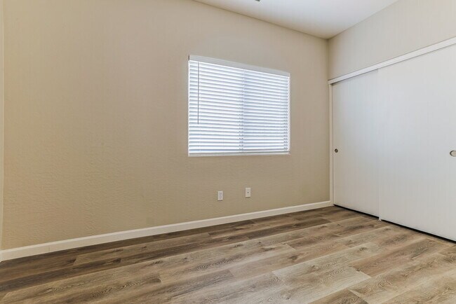 Building Photo - 10746 E Lomita Ave