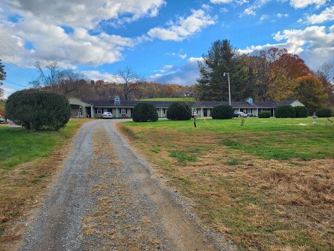 Primary Photo - Boxwood Apartments