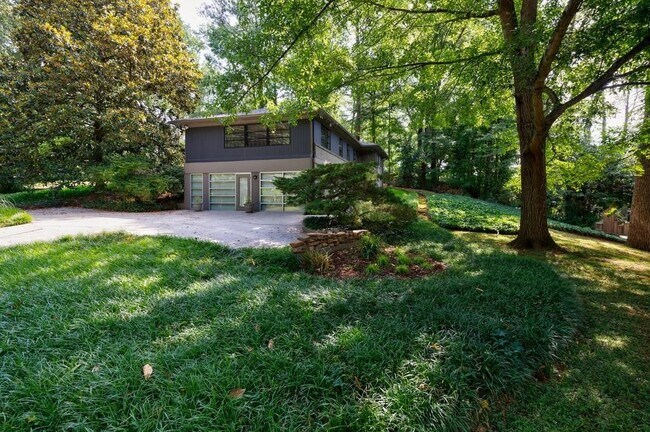 Building Photo - 776 Windsor Pkwy