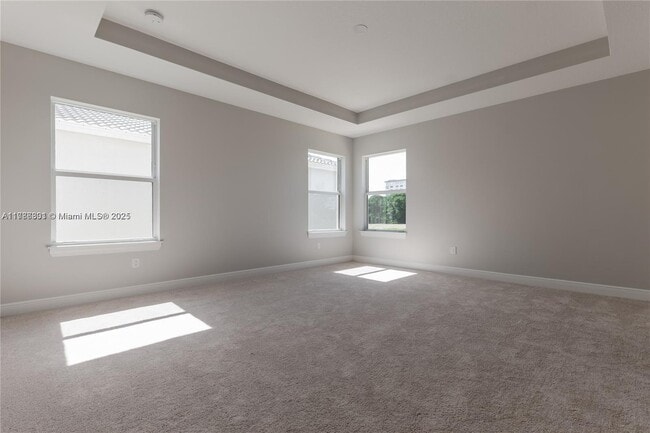 Building Photo - 3701 Greenway Dr