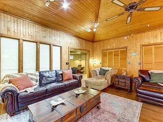 Building Photo - Breathtaking Lake View Retreat with Modern...