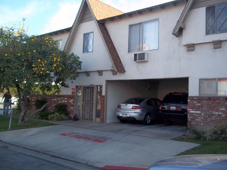 Building Photo - 5929 Laurel Canyon Blvd