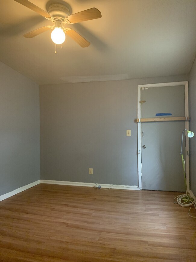 Building Photo - Rowhome in West Baltimore