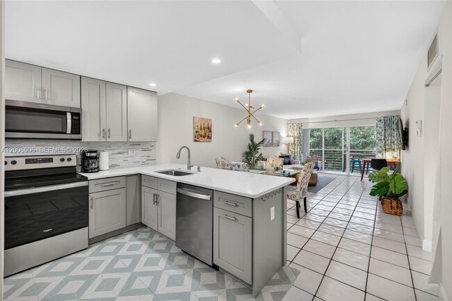 Building Photo - 1541 S Ocean Blvd