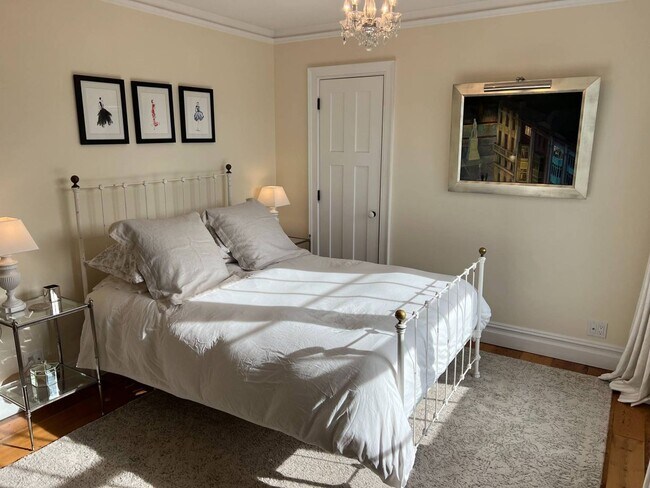 Building Photo - 23 Howard St