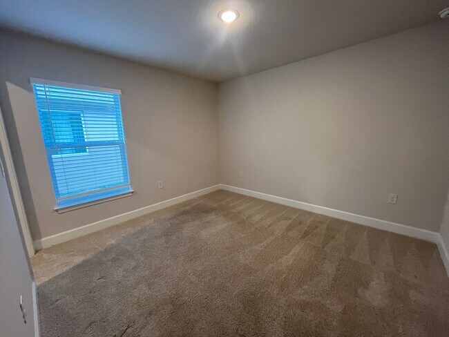 Building Photo - 2567 Averland Lp