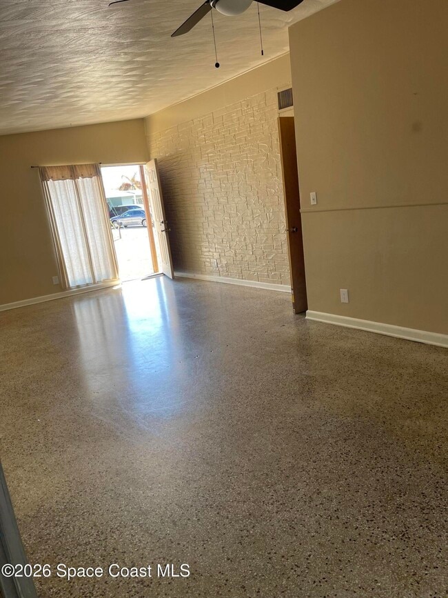 Building Photo - 1448 Virginia Dr