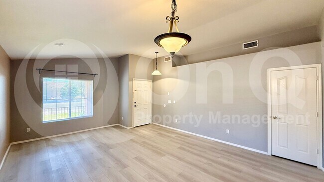 Building Photo - 3464 S Moccasin Trail