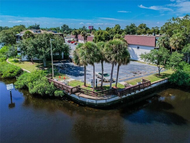 Building Photo - 9125 Tudor Dr