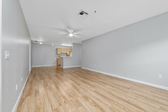 Building Photo - 2 Bedroom 2 bathroom  Condominium.