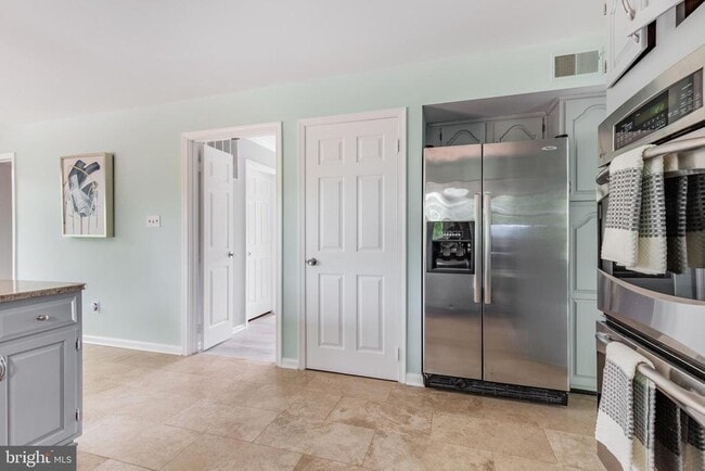 Building Photo - 9815 Wintercress Ct