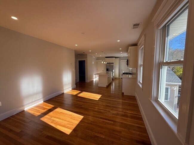 Building Photo - 79 Hovey St