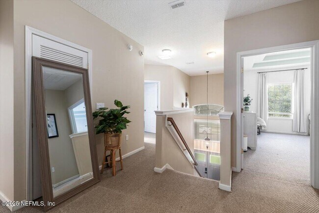 Building Photo - 612 Chestwood Chase Dr